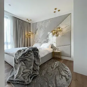 Luxury Gold 300m From The Apartament Sopot