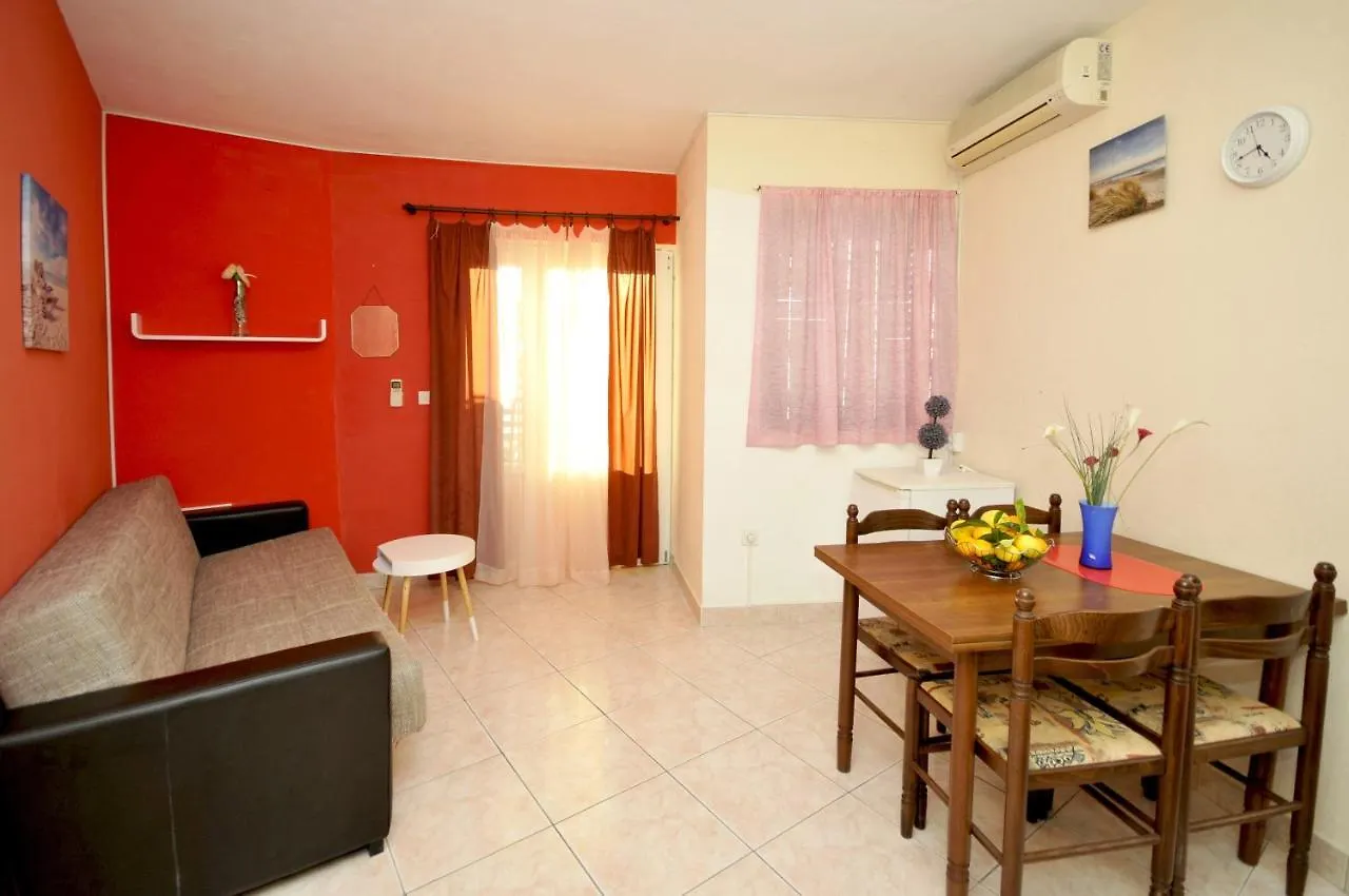 Apartments With A Parking Space Okrug Donji, Ciovo - 13732 Donji Okrug